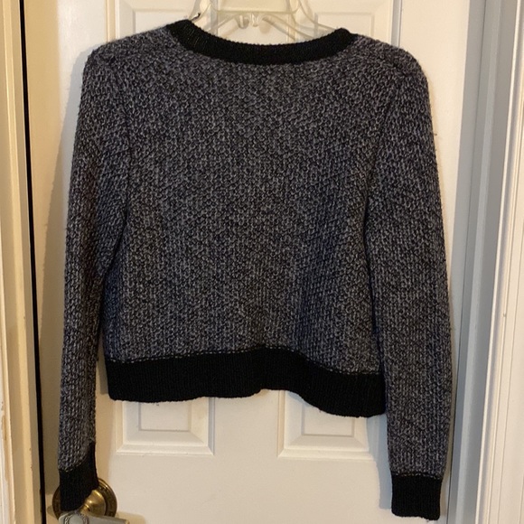 Lord &Taylor cardigan. Excellent workmanship. 4 pockets on front. Never worn - Picture 4 of 4